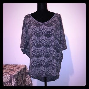 Maurice’s grey/black lace print top Plus size 2